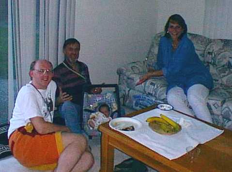 LvgRm.jpg (20781 bytes)